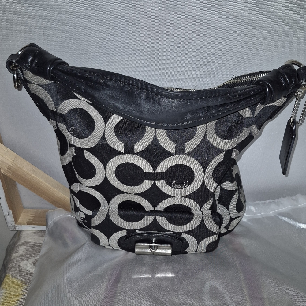 Coach Lauren Black and Cream Hobo EUC